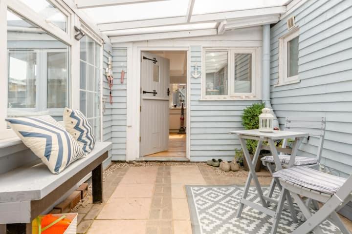 Dog Friendly Cottage 2 Mins To Beach With Hot Tub And Zappi Ev Lessingham Exterior photo