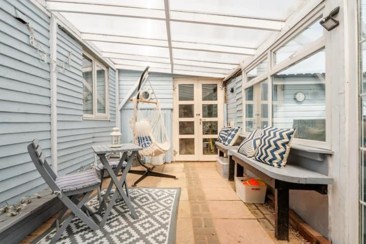 Dog Friendly Cottage 2 Mins To Beach With Hot Tub And Zappi Ev Lessingham Exterior photo