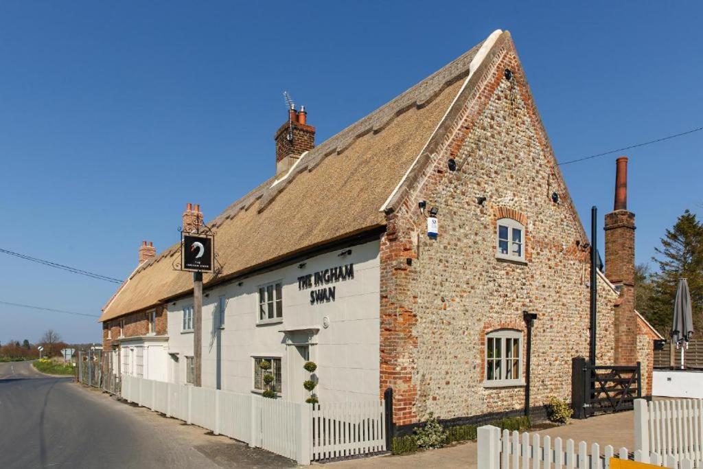 Dog Friendly Cottage 2 Mins To Beach With Hot Tub And Zappi Ev Lessingham Exterior photo