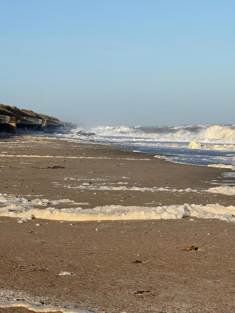 Dog Friendly Cottage 2 Mins To Beach With Hot Tub And Zappi Ev Lessingham Exterior photo